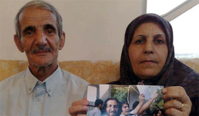 عکس مجید دری در میان خانواده‌اش